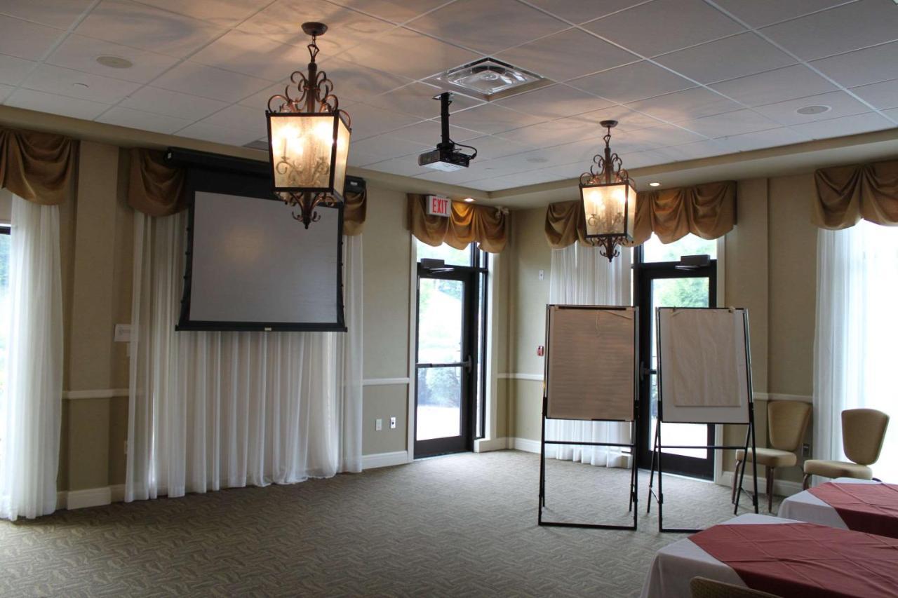 Peaks Hotel, Ascend Member Calabogie