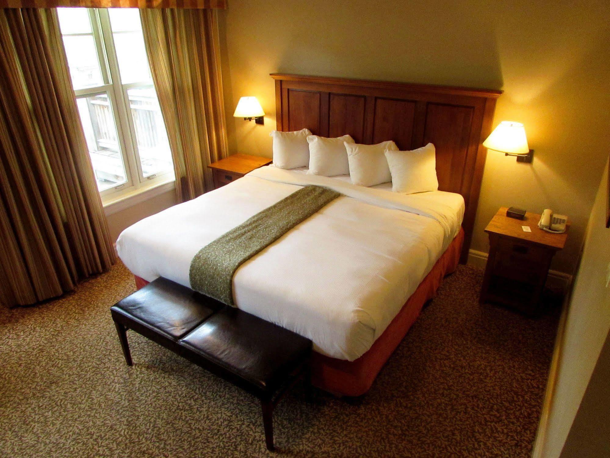 Peaks Hotel, Ascend Member Hotel Calabogie